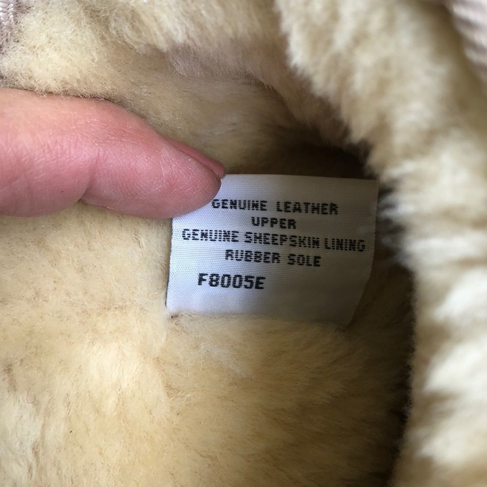 UGGs   - Picture 5 of 6